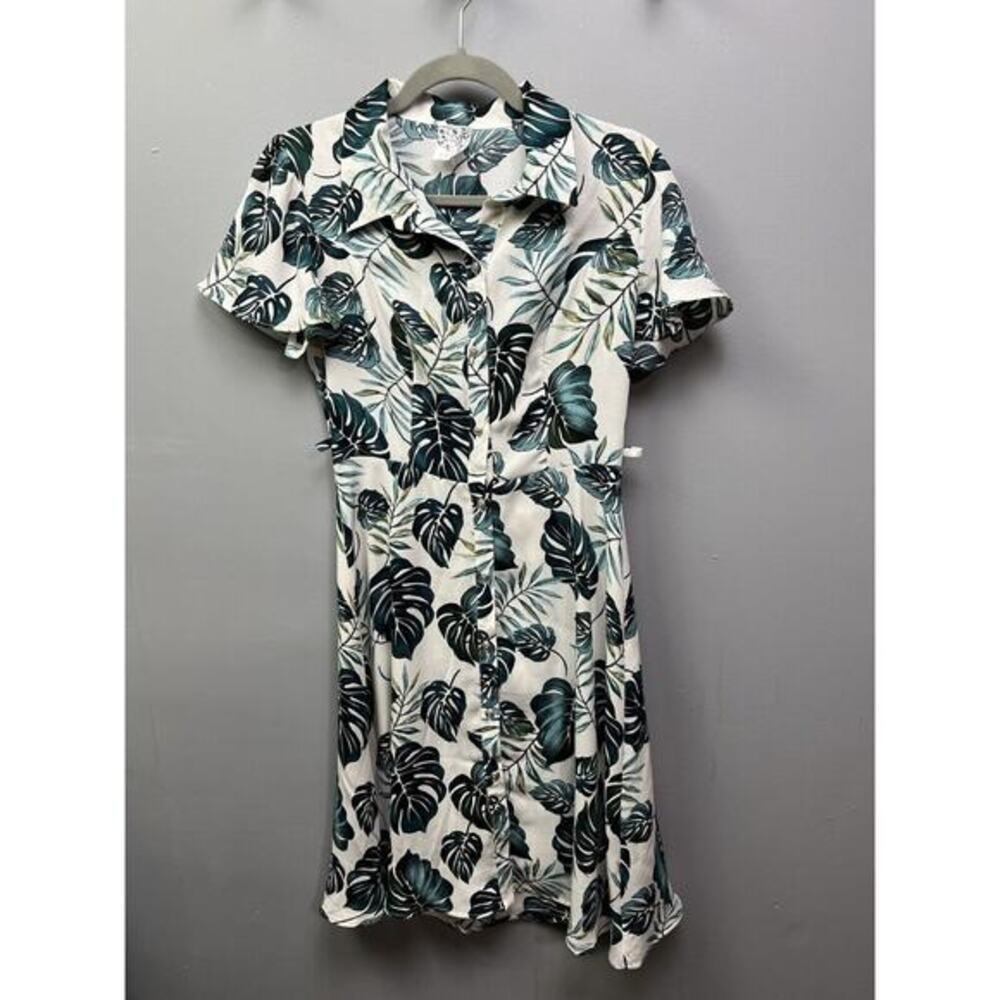 Naif Shift Dress Women's Size Petite Small PS green tropical/floral short sleeve